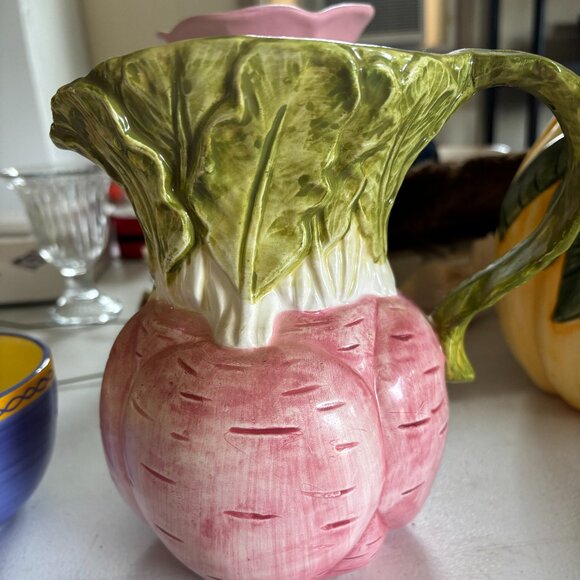 VINTAGE RADISH TEA PITCHER TEA/DRINK SERVING PITCHER WITH HANDLE - Picture 1 of 5